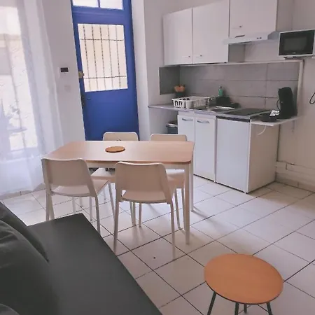 Cosy En Centre Centre-ville . . . Lägenhet Nîmes