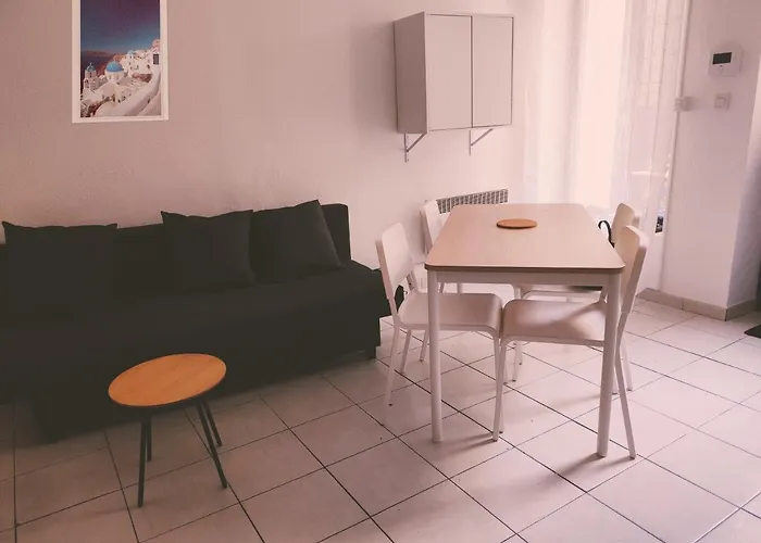 Cosy En Centre Centre-ville . . . * Nimes