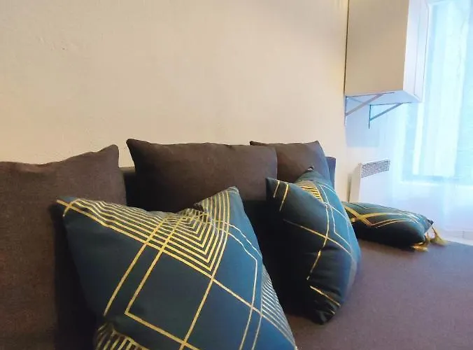 Cosy En Centre Centre-ville . . . Apartmán Nîmes